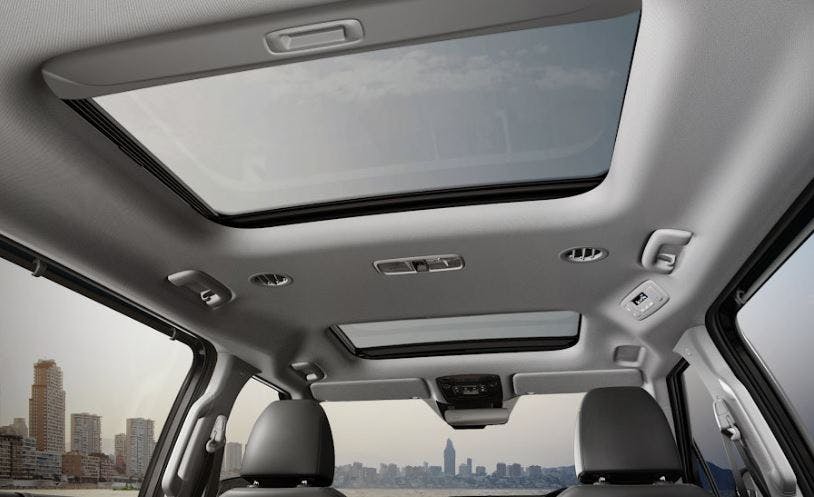 Comfort & convenience Luxury at large Dual sunroof